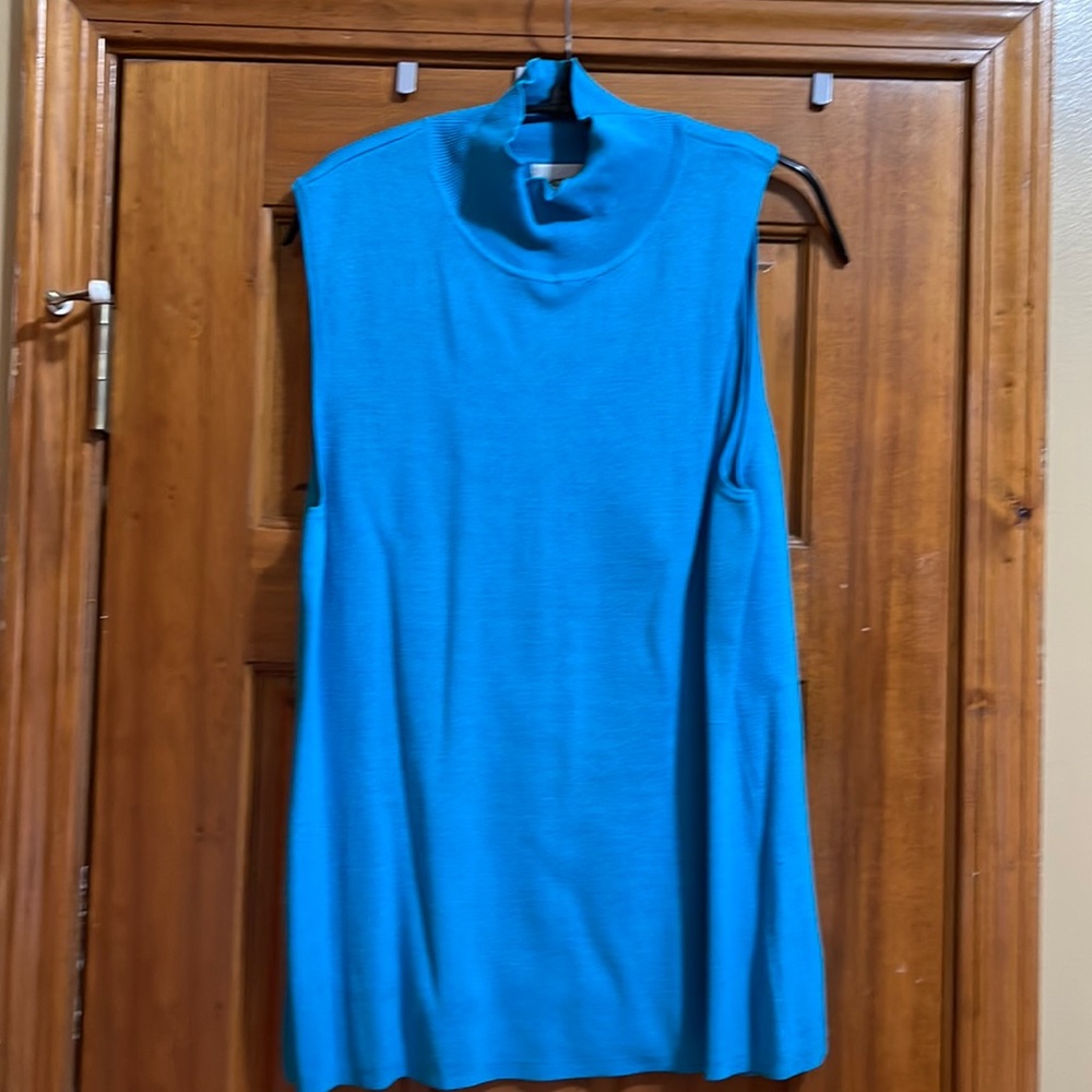 Chico’s size 3 sleeveless top.